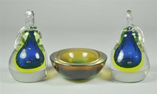 Appraisal: Three Pieces of th Century Art Glass Includes a bowl