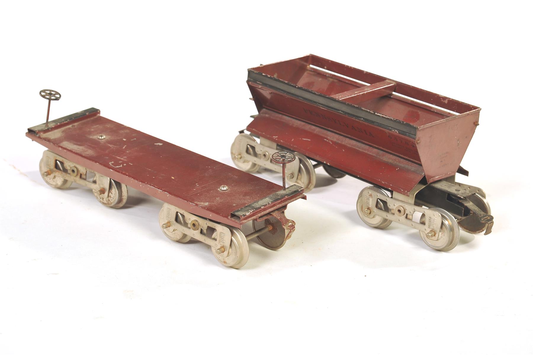 Appraisal: TWO LIONEL STANDARD GAUGE -SERIES FREIGHT CARS American ca -