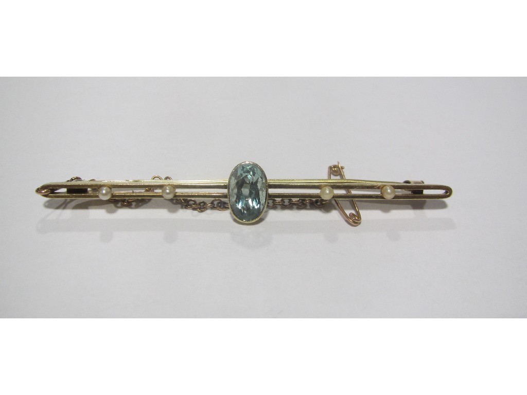 Appraisal: Edwardian ct gold aquamarine and seed pearl set bar brooch