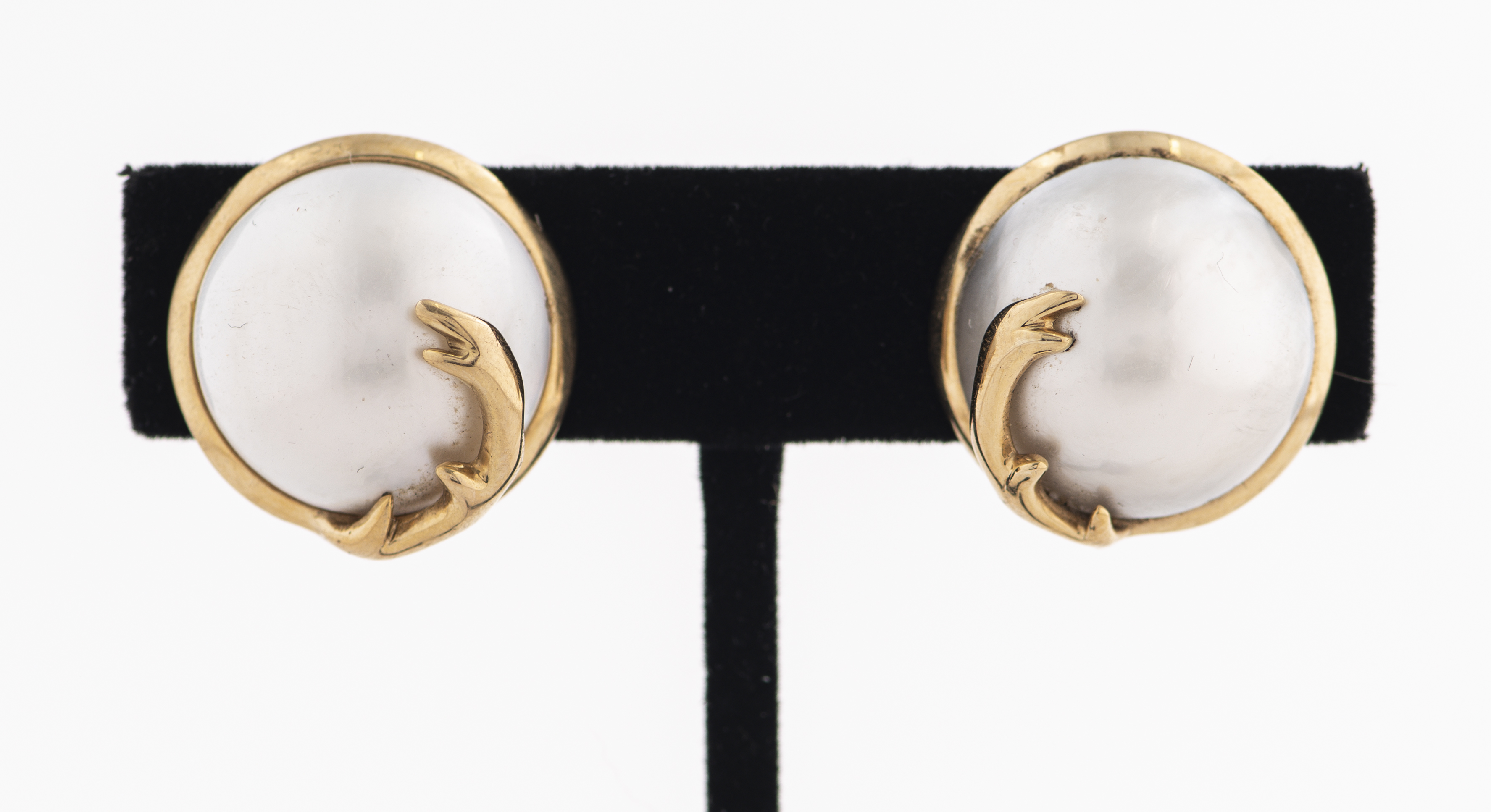 Appraisal: VINTAGE K YELLOW GOLD MABE PEARL CLIP EARRINGS Vintage K