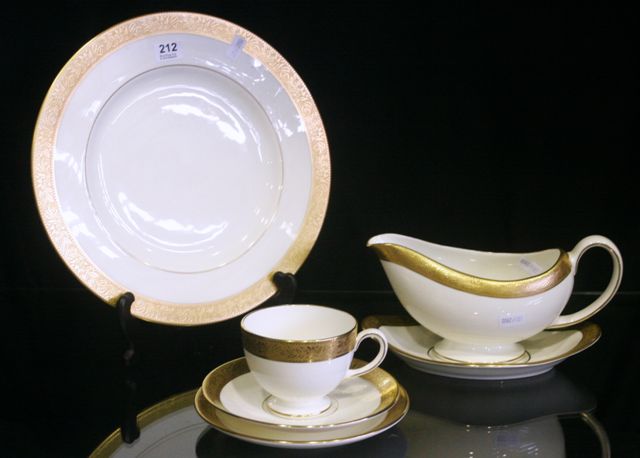 Appraisal: A Wedgwood dinner service for six Ascot pattern together with