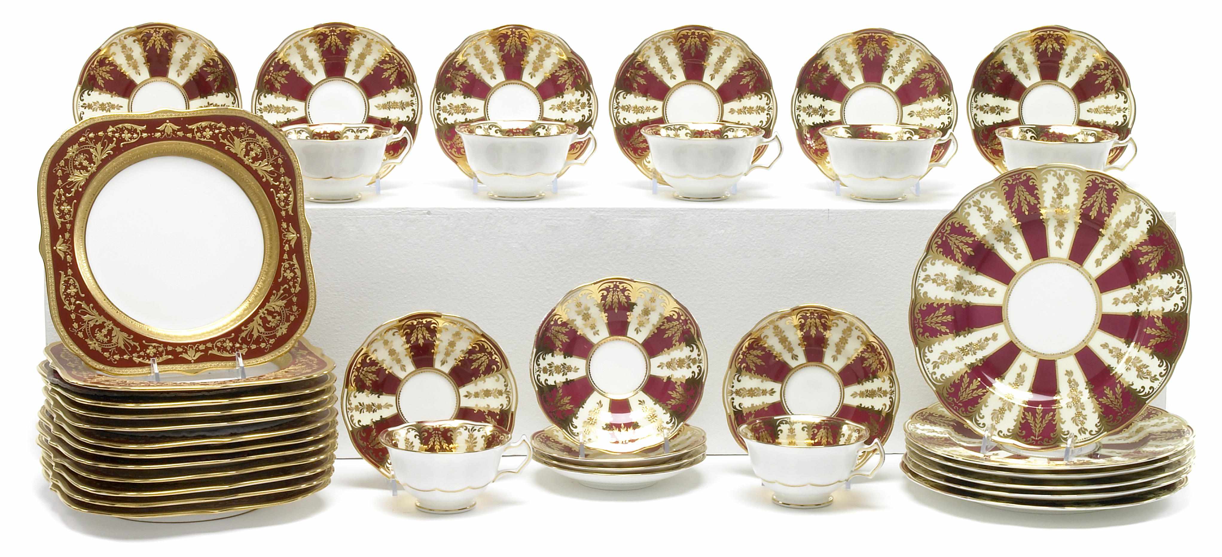 Appraisal: A set of twelve Royal Worcester porcelain luncheon plates retailed