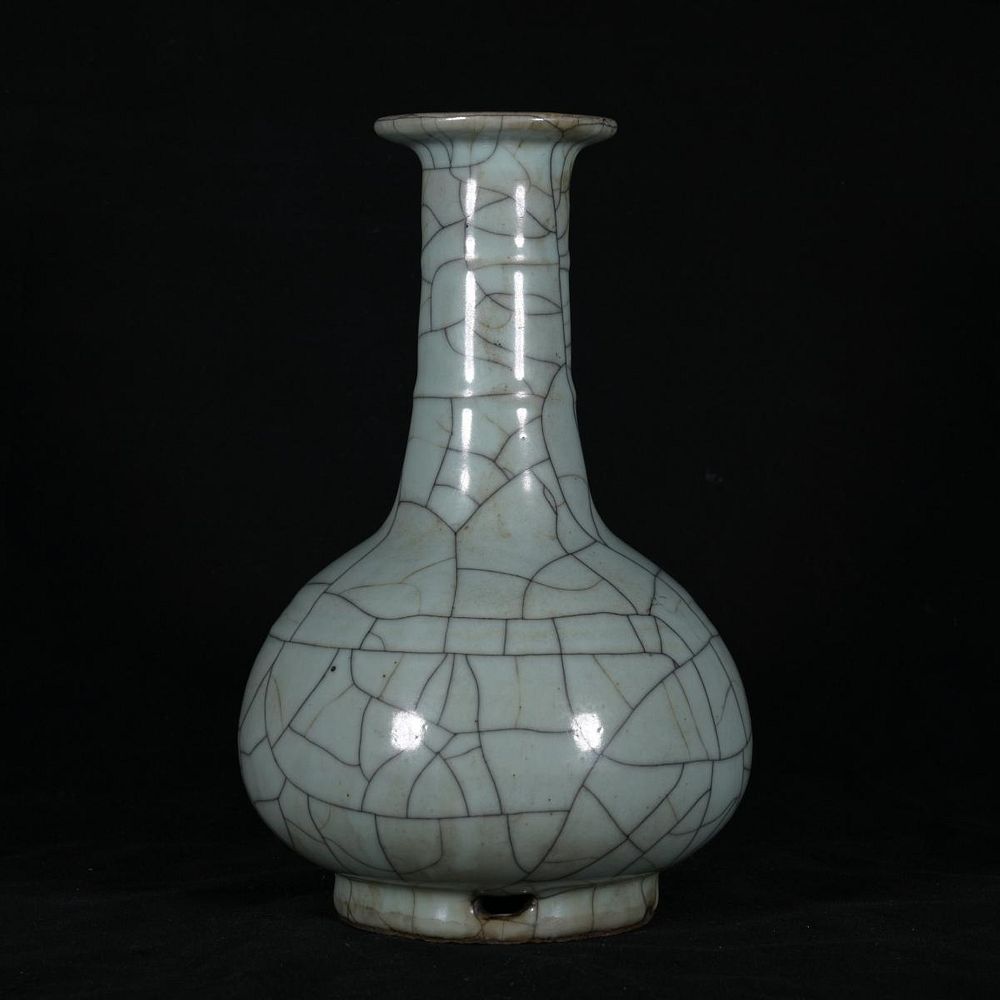 Appraisal: CHINESE CRACKLE GLAZED PORCELAIN BOTTLE VASE Chinese crackle glazed porcelain