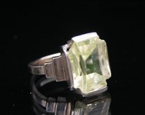 Appraisal: Ladies Carved Peridot Ring Ladies carved green peridot ring with