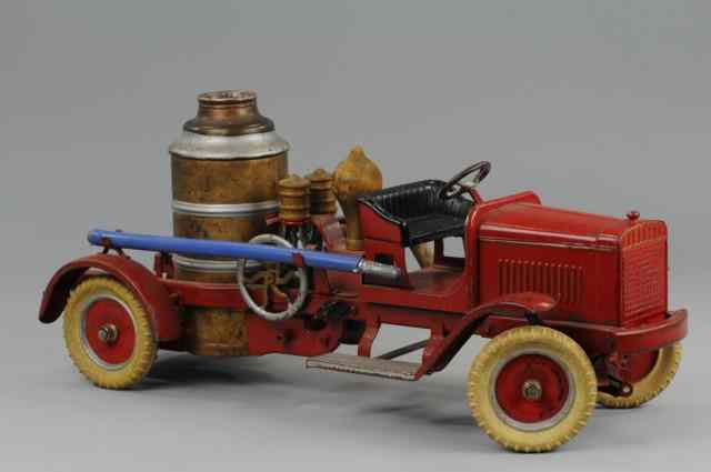 Appraisal: KINGBURY FIRE ENGINE C clockwork version pressed steel painted in