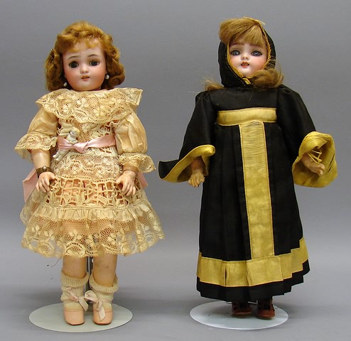 Appraisal: Pair of Simon Halbig dolls Doll has a replaced 's