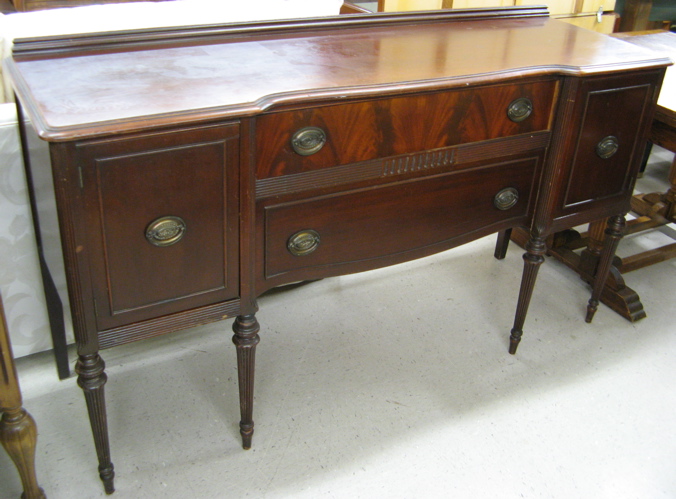 Appraisal: NINE-PIECE FEDERAL STYLE MAHOGANY DINING SET American mid th century