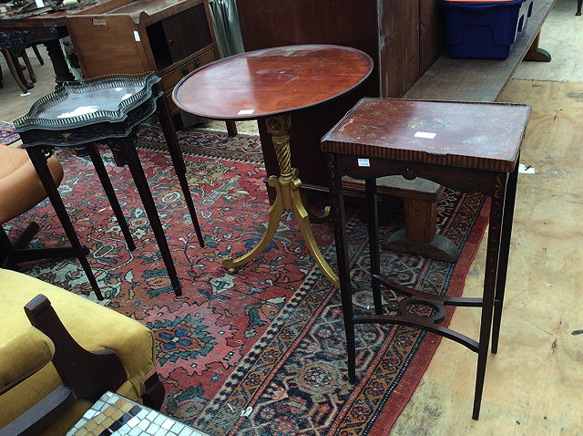 Appraisal: A TH CENTURY MAHOGANY OCCASIONAL TABLE with hand painted decoration