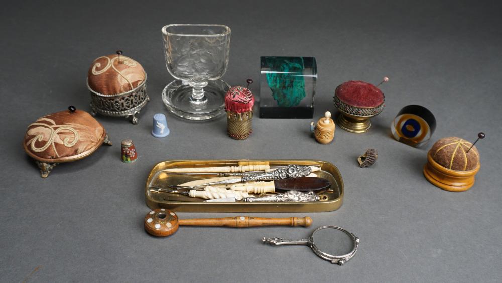 Appraisal: COLLECTION OF ASSORTED SEWING IMPLEMENTSCollection of Assorted Sewing Implements