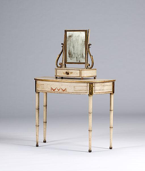 Appraisal: NEW ENGLAND DRESSING TABLE probably Massachusetts ca - partial mark