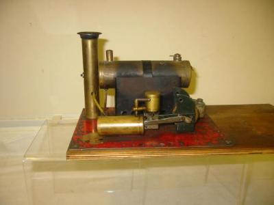 Appraisal: A Bowman Models stationary steam engine with spirit fired boiler