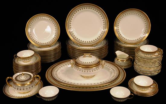 Appraisal: CHINA Royal Cauldon England dinnerware and servingware seventy-five pieces H