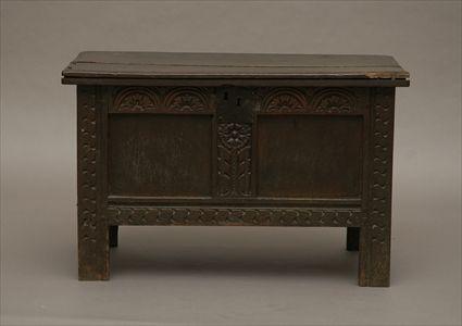 Appraisal: Small English Oak Blanket Chest