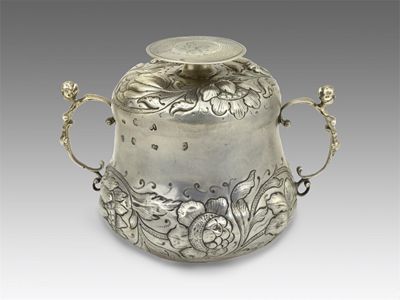 Appraisal: An early Charles II porringer and cover of bellied form