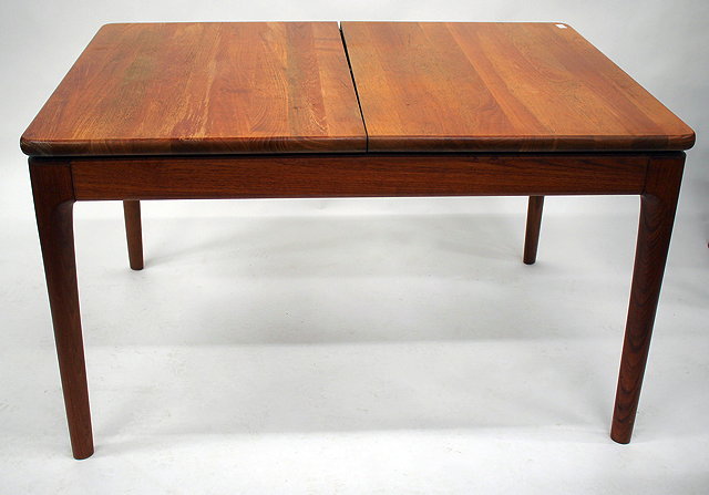 Appraisal: A MID TO LATE TH CENTURY G PLAN DINING TABLE