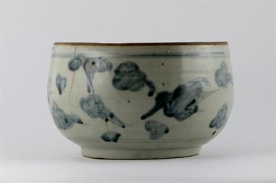 Appraisal: A Chinese Swatow-type blue and white bowl painted with three