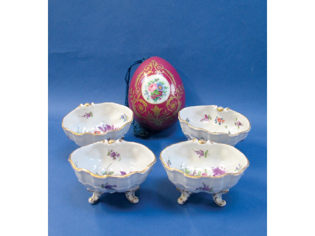 Appraisal: A SET OF FOUR BUEN RETIRO SHELL-SHAPED TABLE SALTS on