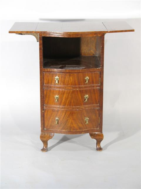 Appraisal: QUEEN ANNE STYLE MAHOGANY TELEPHONE DESK h w d in