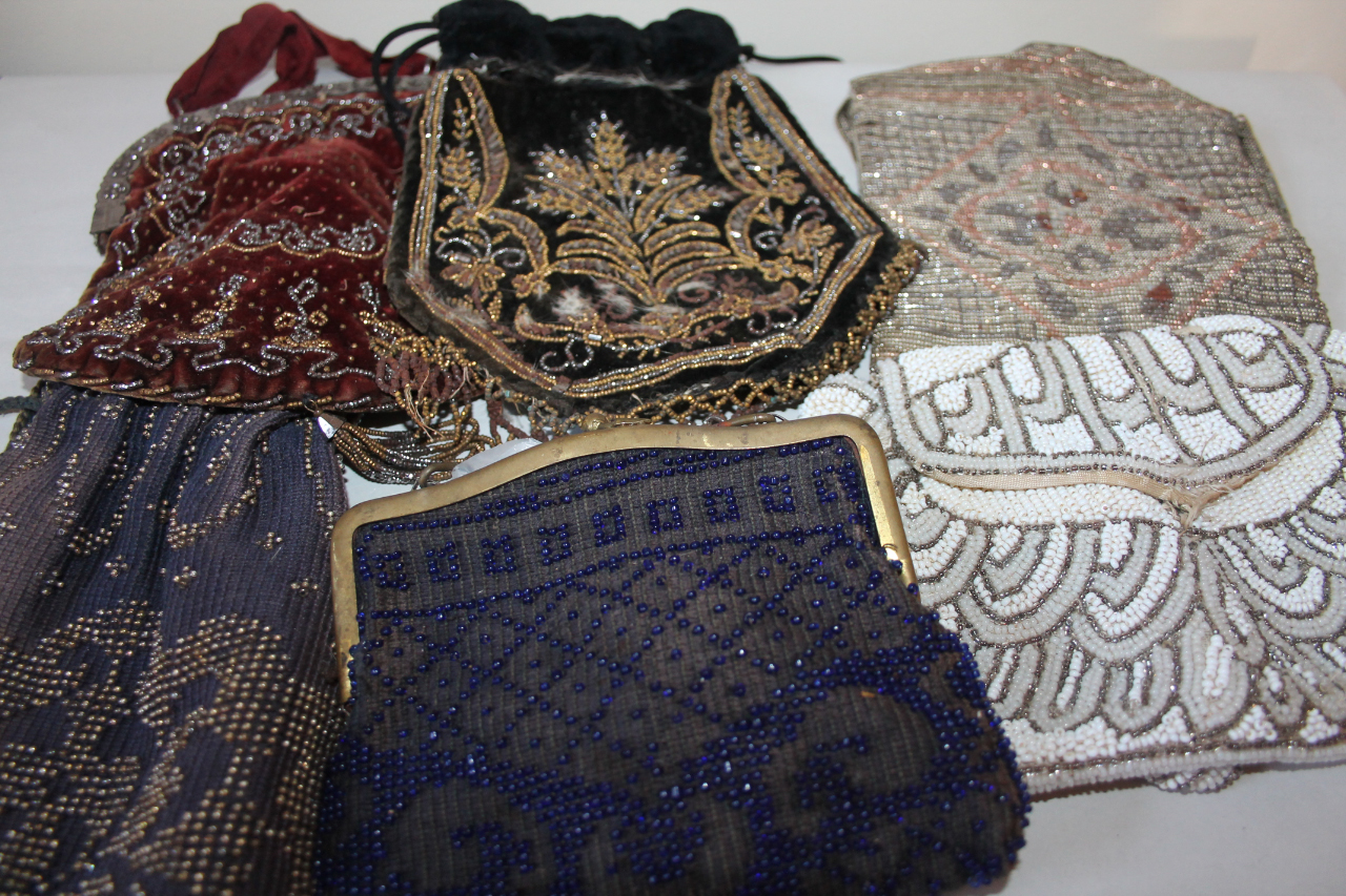 Appraisal: A small group of early thC embroidery and beadwork purses