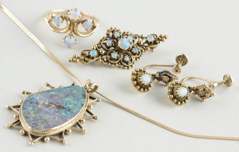 Appraisal: KT Yellow Gold and Opal Jewelry Group four pieces consisting