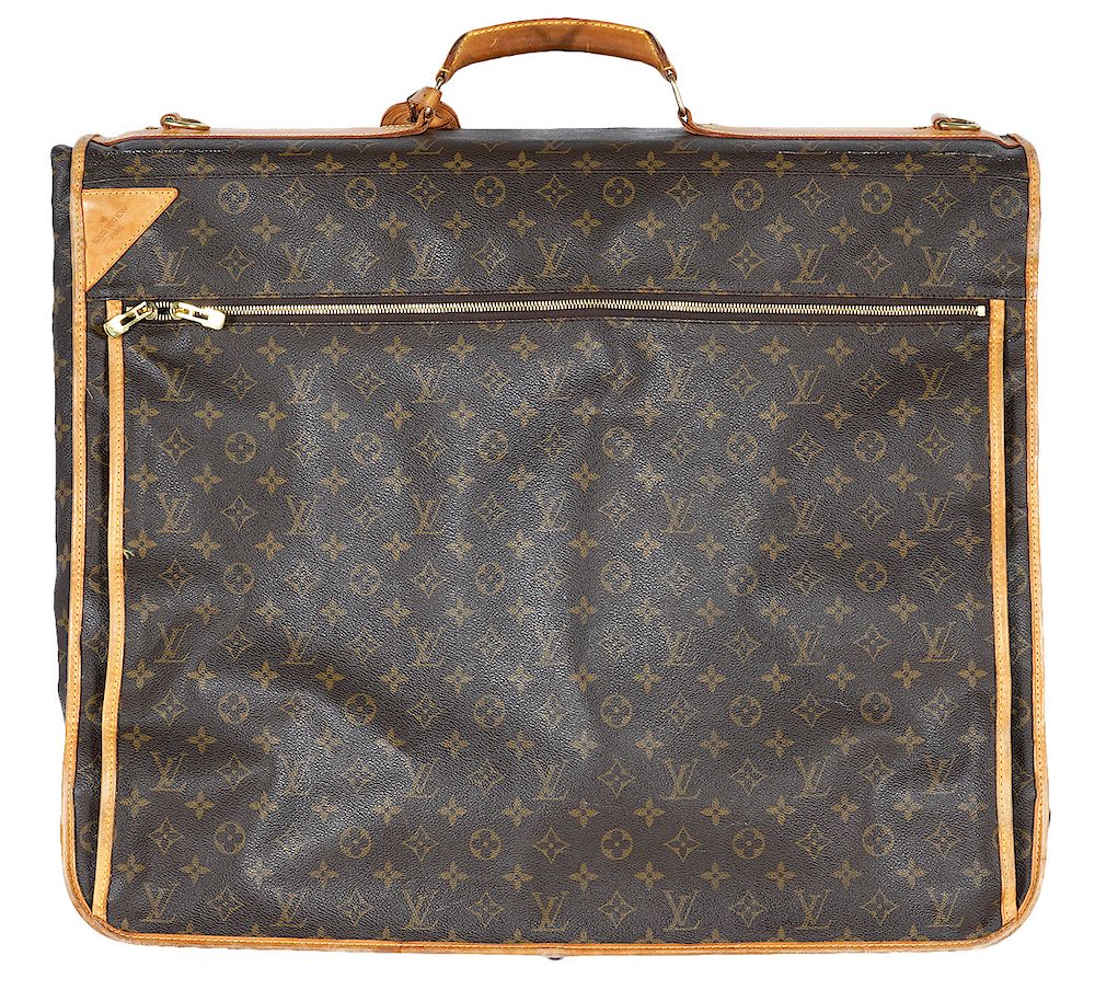 Appraisal: Louis Vuitton Monogram Large Garmet Bag Louis Vuitton monogram garment