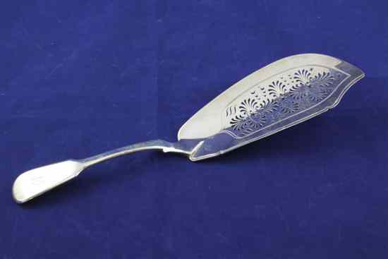 Appraisal: A George IV silver fiddle pattern fish slice with pierced