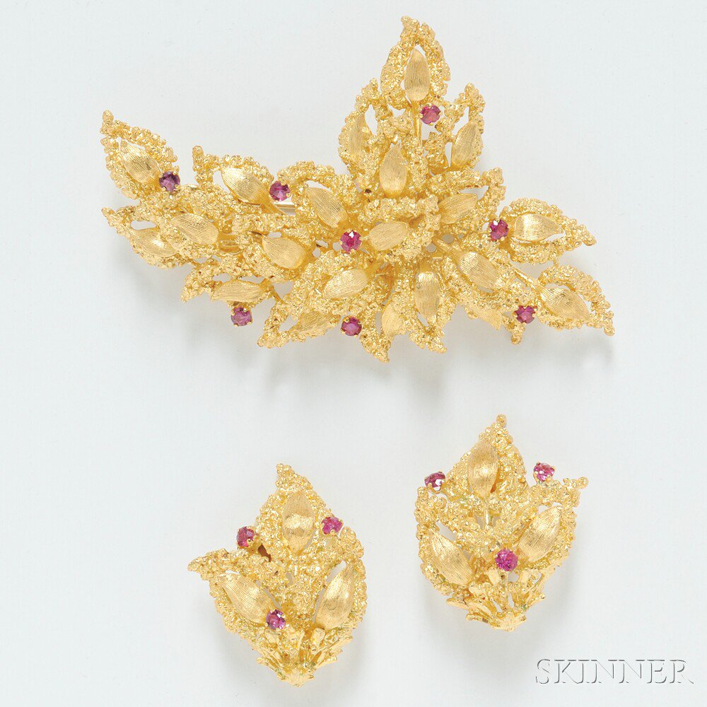 Appraisal: kt Gold and Ruby Suite a brooch and pair of