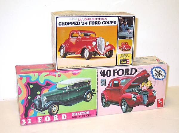 Appraisal: Ford plastic model kits Lot of assorted boxed plastic model