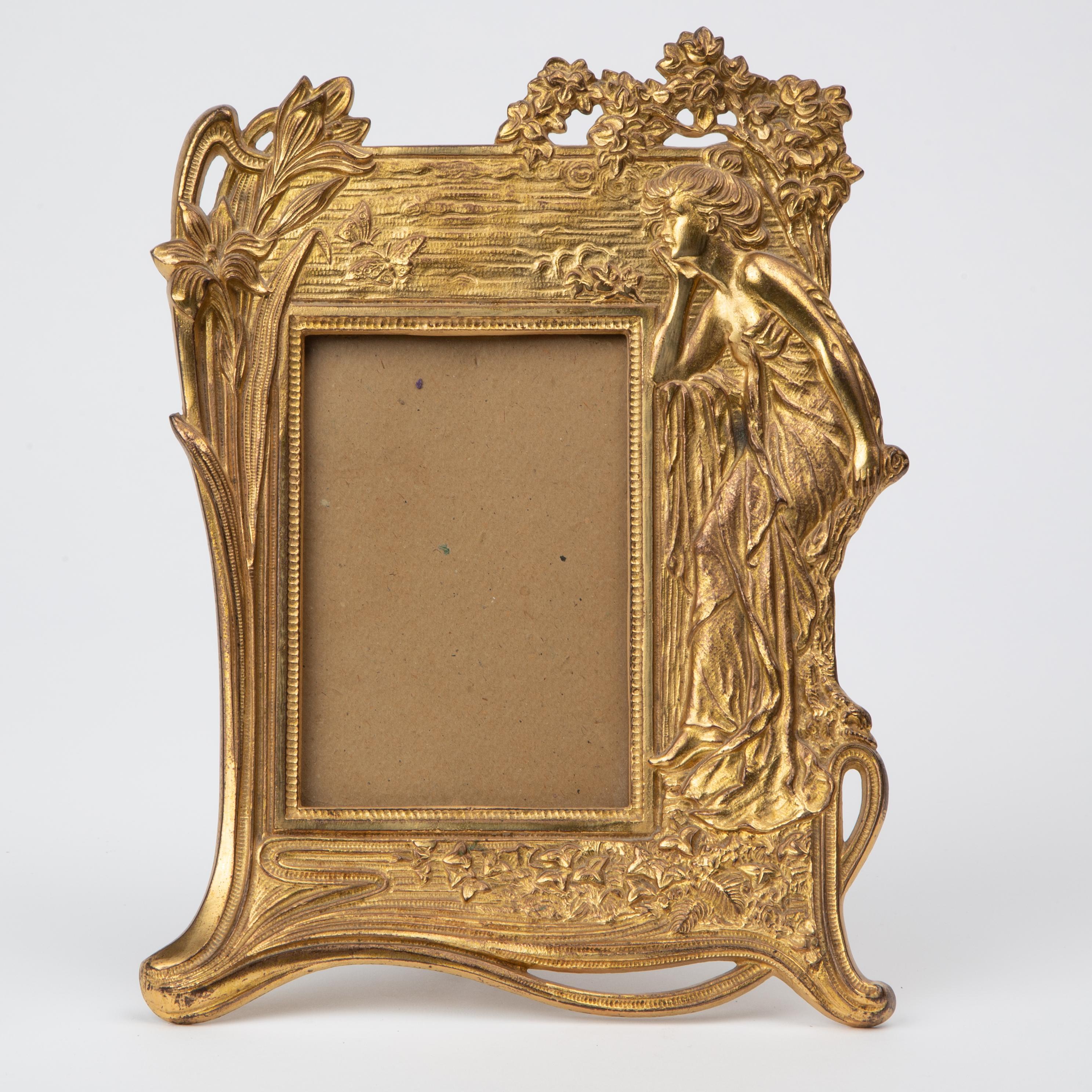 Appraisal: ART NOUVEAU GILT BRONZE PICTURE FRAME An Art Nouveau bronze-dor