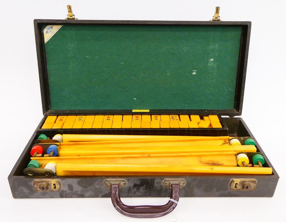 Appraisal: VINTAGE ES LOWE 'S MAHJONG SET w RACKS CASE Vintage