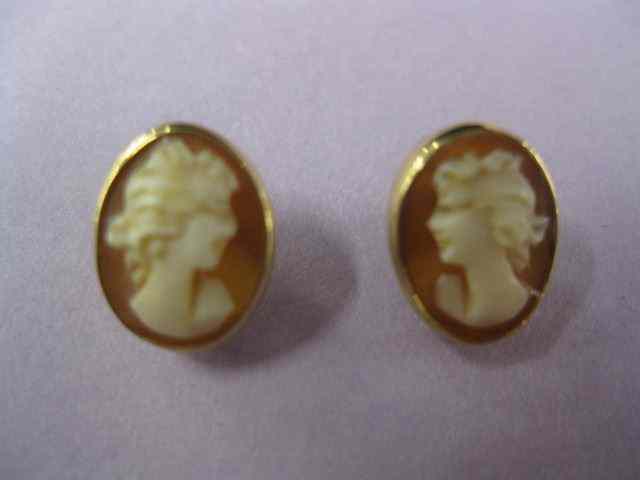 Appraisal: k Gold Cameo Earrings carved shell portrait of a lady