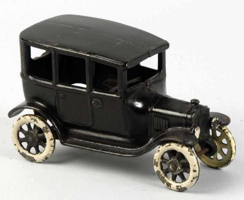 Appraisal: Cast Iron Arcade Ford Model T Car Toy Description American