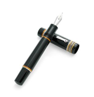 Appraisal: A DELTA DOLCEVITA SOIREE FOUNTAIN PEN A DELTA DOLCEVITA SOIREE