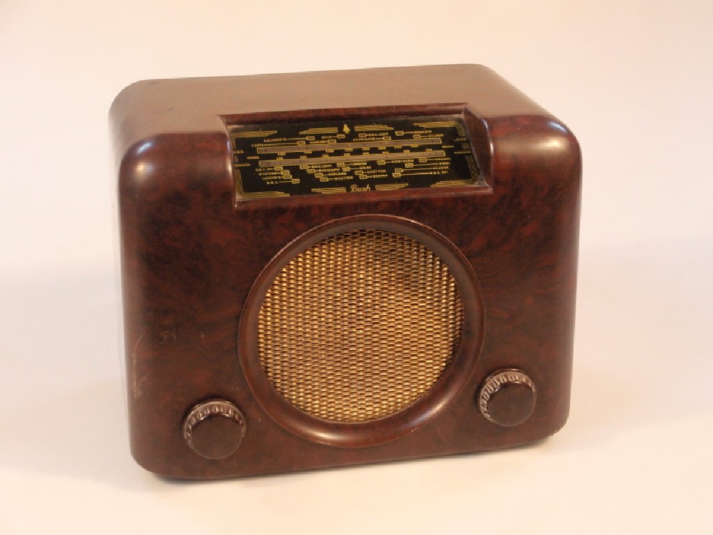 Appraisal: A Bush Valve Radio with long and medium wave in