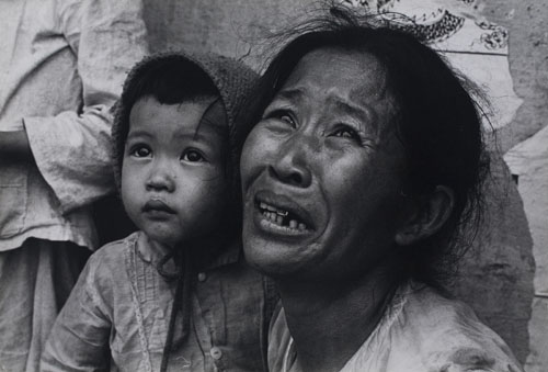 Appraisal: GRIFFITHS PHILIP JONES - South Vietnamese mother and her child