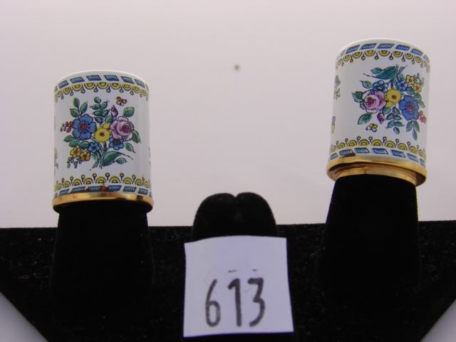 Appraisal: Lot of thimbles One England Bilston Battersea Enamel with floral