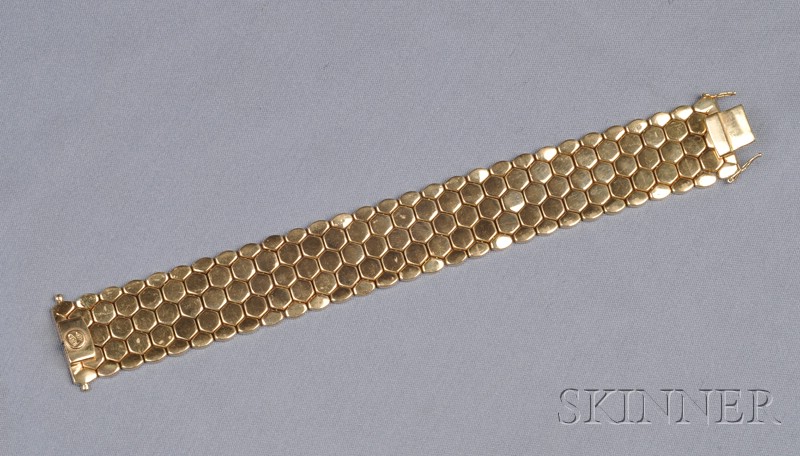 Appraisal: kt Gold Bracelet designed as a strap of polished and