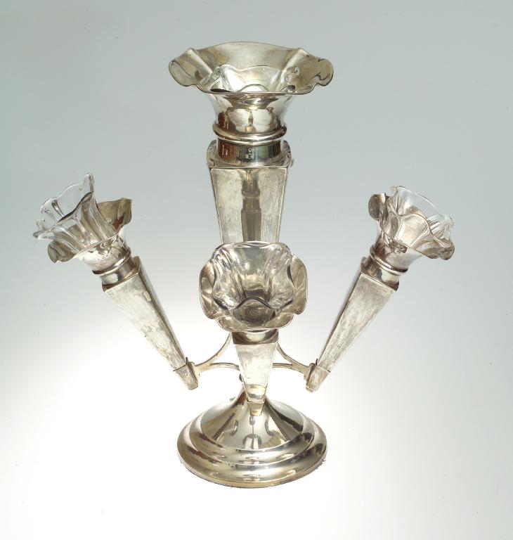 Appraisal: LARGE GEORGE V SILVER FIVE-FLUTE EPERGNE SHEFFIELD the central square