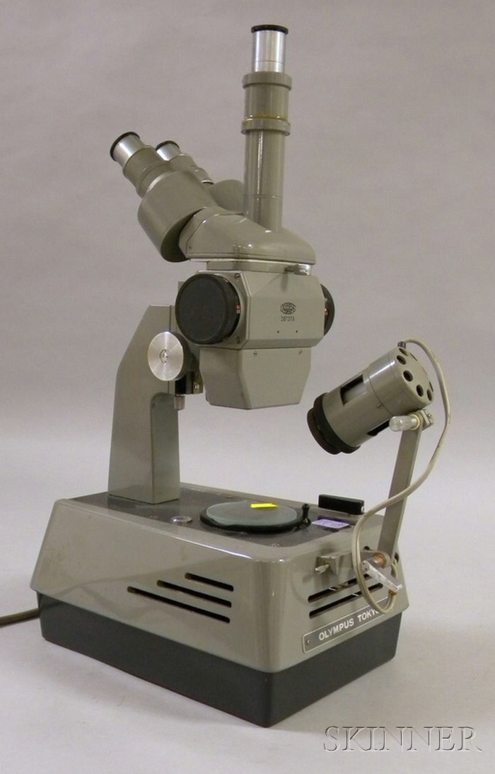 Appraisal: Olympus Binocular Microscope No Tokyo with ocular focus and dioptric