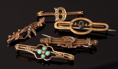 Appraisal: Five Edwardian ct gold bar brooches one centred by a