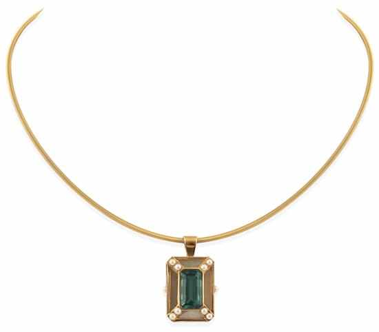 Appraisal: AN INDICOLITE TOURMALINE AND PEARL NECKLACE The emerald cut tourmaline