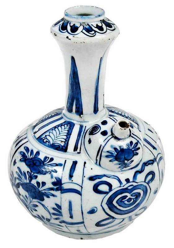 Appraisal: Chinese Blue and White Porcelain Kendi possibly th th century