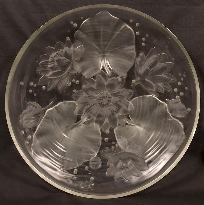 Appraisal: Verlye Frosted Glass Water Lily Center Bowl Verlye Frosted Colorless