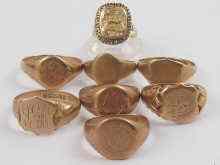 Appraisal: A mixed lot comprising eight ct gold signet rings approx