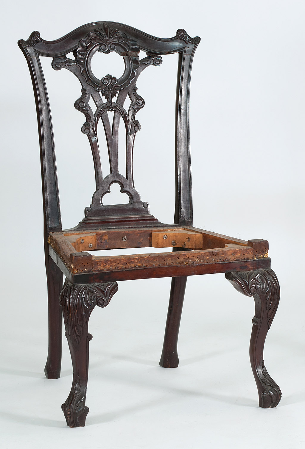 Appraisal: TH CENTURY IRISH CHIPPENDALE SIDE CHAIR in mahogany with acanthus-carved