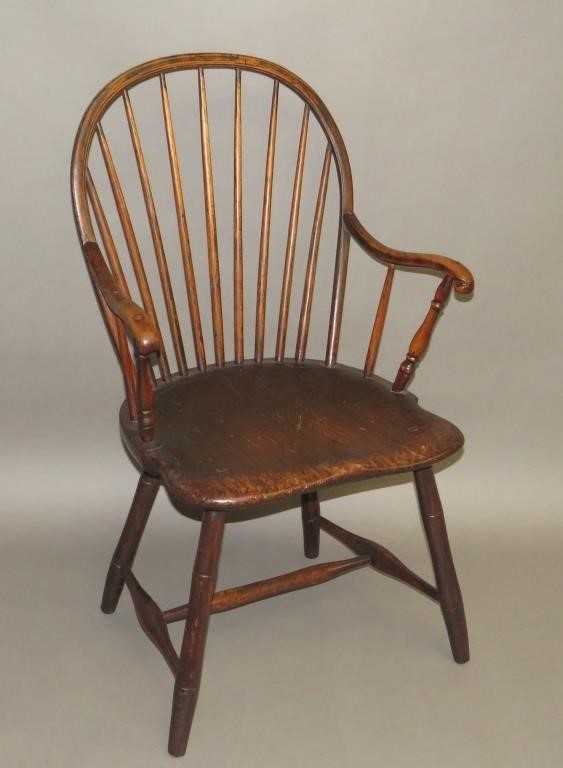 Appraisal: BOW BACK WINDSOR ARM CHAIRca nine spindle bow back with