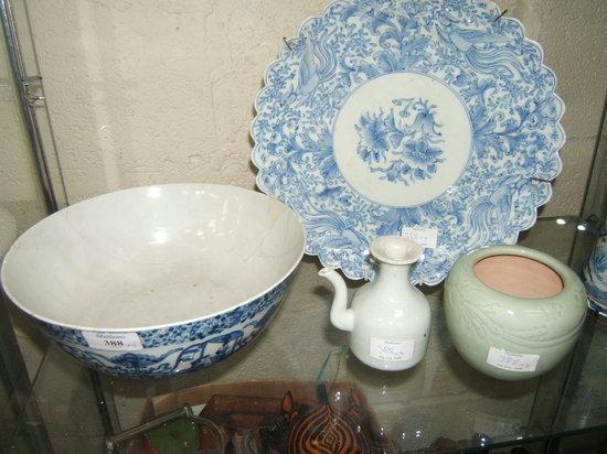 Appraisal: A small collection of th Century and later Oriental porcelain