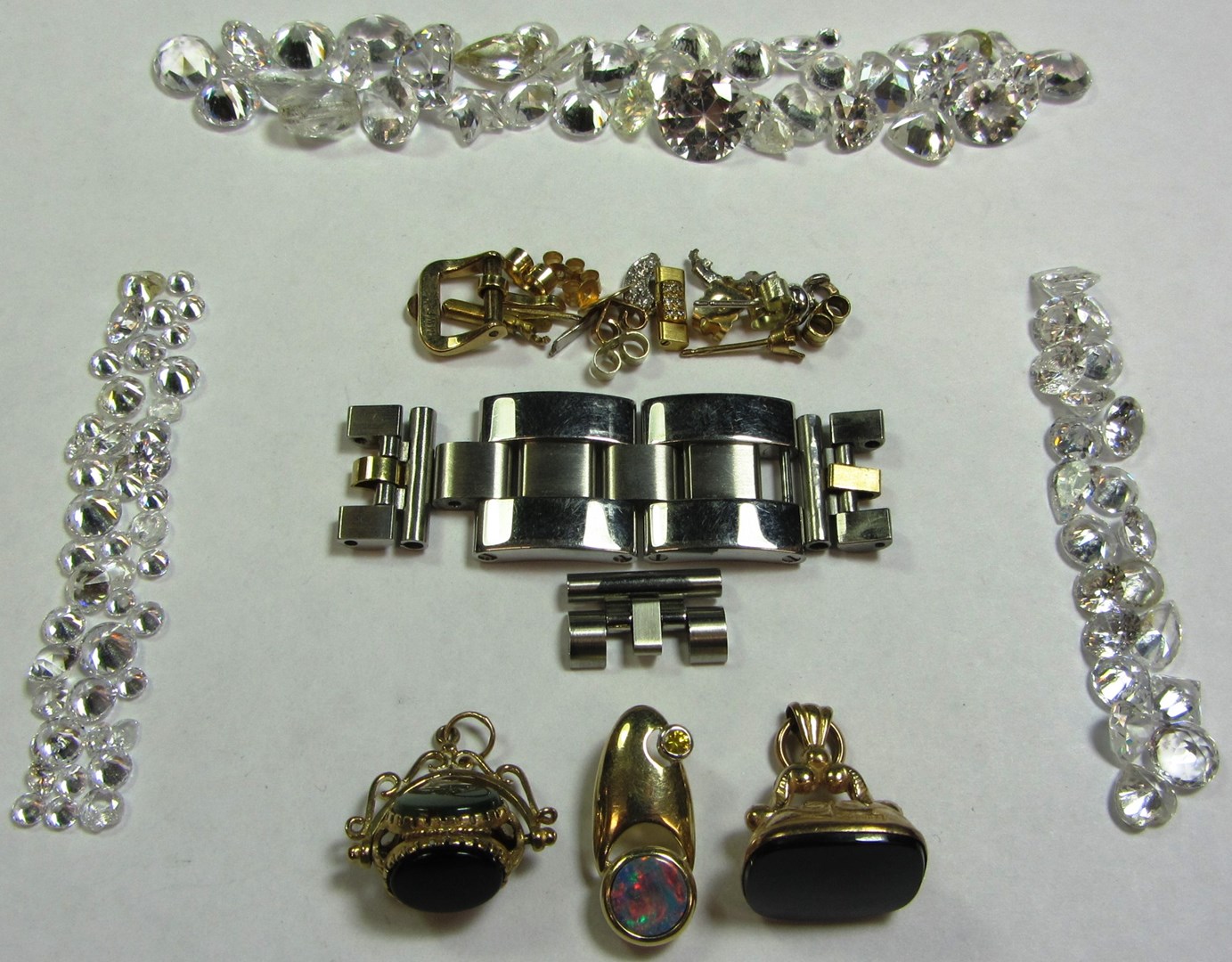 Appraisal: A small collection of miscellaneous jewellery including an opal doublet