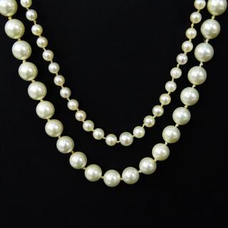 Appraisal: Two Vintage Single Strand Pearl Necklaces Two Vintage Single Strand