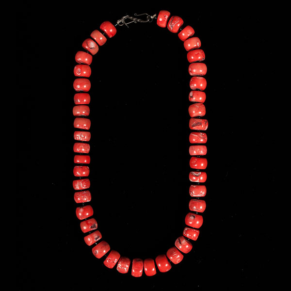 Appraisal: Chinese A group of three coral items including a necklace